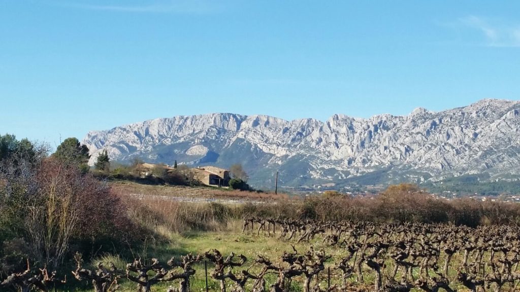 Au pied de la montagne sainte victoire